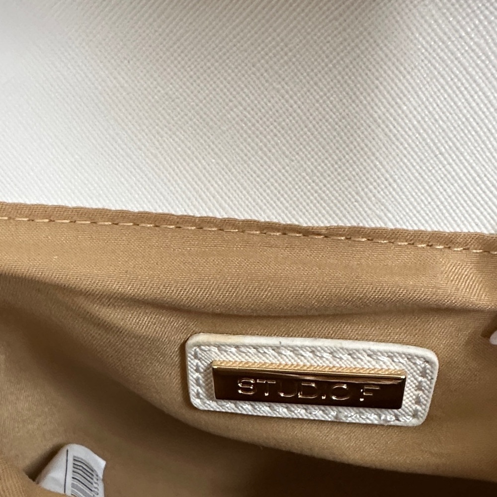 Studio F Chic Tan and White Satchel with Bamboo Handle - Picture 10 of 10